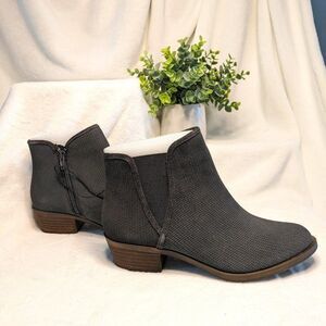 👢NWT Kensie Gerona Dark Grey Booties SIZE 7